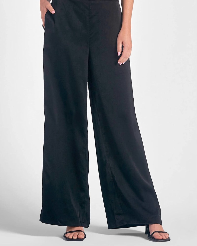 Front of a model wearing a size LARGE Wide Leg Elastic Pant In Black in Black by ELAN. | dia_product_style_image_id:357036
